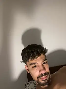 Snapshot of Hermanooooooo chatting on January 11, 4:06 am Hermanooooooo online show from January 11, 4:06 am