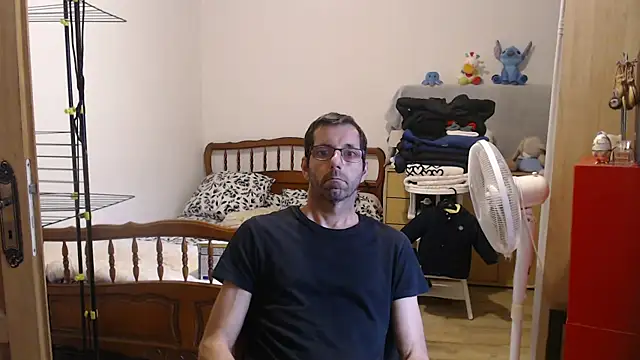 Snapshot of steph19x5 chatting on November 1, 2:21 pm steph19x5 online show from November 1, 2:21 pm