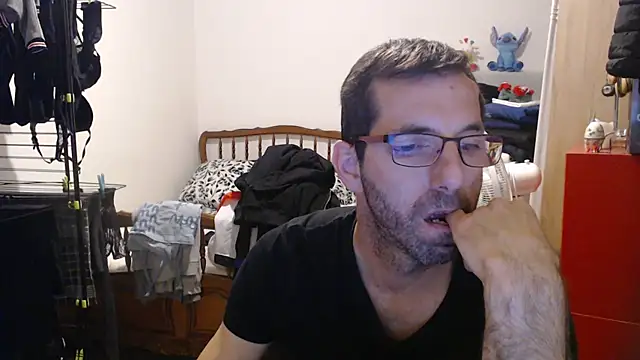 Snapshot of steph19x5 chatting on October 15, 6:54 am steph19x5 online show from October 15, 6:54 am