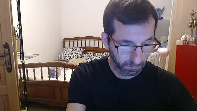 Snapshot of steph19x5 chatting on October 28, 10:29 am steph19x5 online show from October 28, 10:29 am