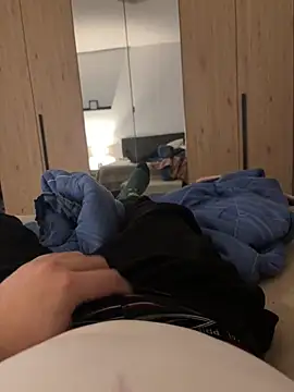 Snapshot of alex21017 chatting on January 24, 9:47 pm alex21017 online show from January 24, 9:47 pm