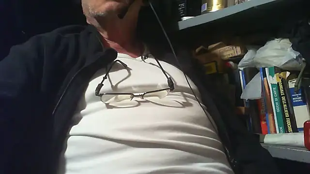 Snapshot of nonnomaturobisex chatting on October 16, 5:21 pm nonnomaturobisex online show from October 16, 5:21 pm