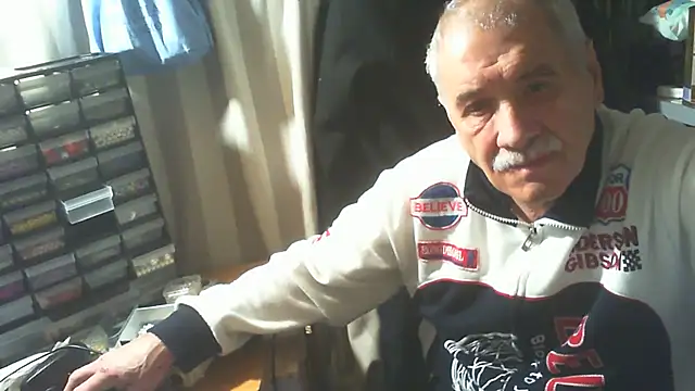 Snapshot of nonnomaturobisex chatting on October 29, 7:55 am nonnomaturobisex online show from October 29, 7:55 am