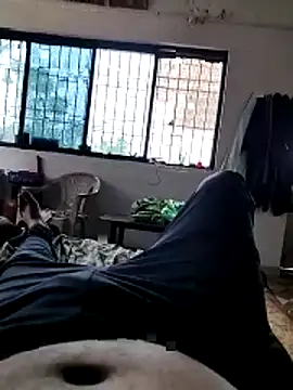 Snapshot of Desi_Londa_143 chatting on October 26, 2:57 am Desi Londa 143 online show from October 26, 2:57 am