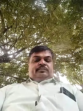 Snapshot of Desi_Londa_143 chatting on October 17, 2:48 am Desi Londa 143 online show from October 17, 2:48 am