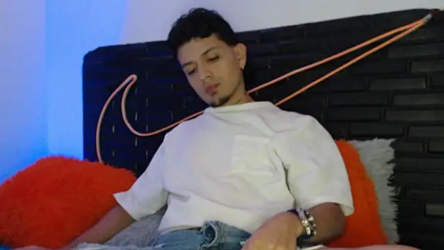 andersonZ998 online show from December 15, 3:14 am