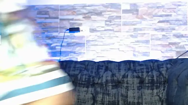 Snapshot of andersonZ998 chatting on March 18, 9:32 pm andersonZ998 online show from March 18, 9:32 pm
