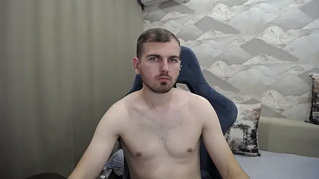 Snapshot of SerzhKorol1 chatting on October 18, 4:01 pm SerzhKorol1 online show from October 18, 4:01 pm