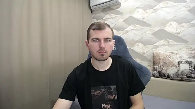 Snapshot of SerzhKorol1 chatting on October 30, 5:31 am SerzhKorol1 online show from October 30, 5:31 am