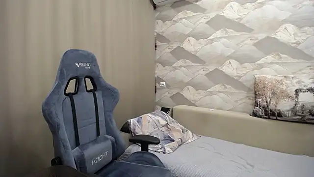 Snapshot of SerzhKorol1 chatting on October 21, 11:13 am SerzhKorol1 online show from October 21, 11:13 am