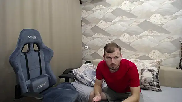 Snapshot of SerzhKorol1 chatting on October 15, 11:18 am SerzhKorol1 online show from October 15, 11:18 am