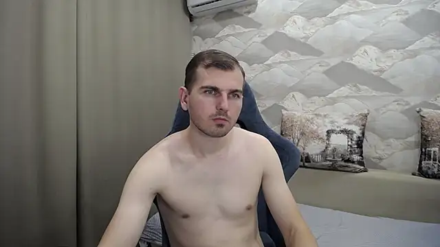 Snapshot of SerzhKorol1 chatting on October 28, 5:37 pm SerzhKorol1 online show from October 28, 5:37 pm