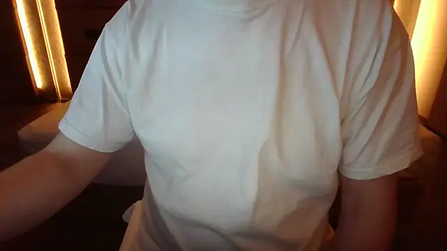 Snapshot of alessex24 chatting on January 21, 8:11 pm alessex24 online show from January 21, 8:11 pm