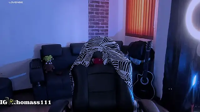 Thomass clark online show from April 2, 10:28 pm