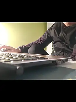 feathersify online show from December 18, 11:39 am