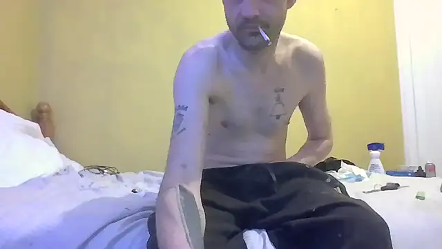 Snapshot of ThatGuyNextDoor1992 chatting on March 5, 10:12 pm ThatGuyNextDoor1992 online show from March 5, 10:12 pm