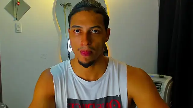 Snapshot of Kris_Khalifa69 chatting on September 22, 1:38 am Kris Khalifa69 online show from September 22, 1:38 am