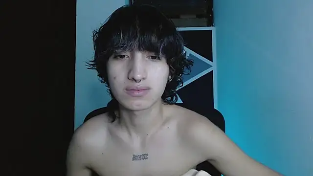 littlextreme online show from May 13, 3:14 am