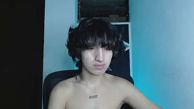 littlextreme online show from May 22, 2:05 am