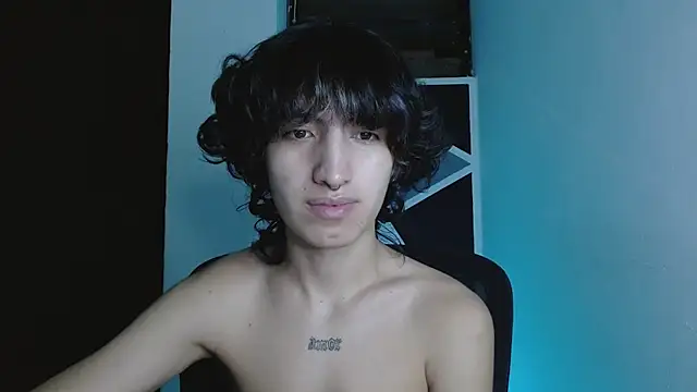littlextreme online show from May 19, 4:08 am