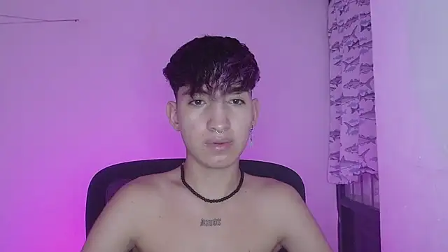 littlextreme online show from February 8, 1:22 am