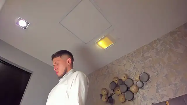 SebastianMaximoff online show from November 4, 7:15 pm