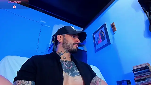 Snapshot of CamiloGray_ chatting on January 27, 1:09 pm CamiloGray online show from January 27, 1:09 pm