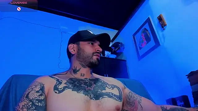 Snapshot of CamiloGray_ chatting on February 2, 1:08 pm CamiloGray online show from February 2, 1:08 pm