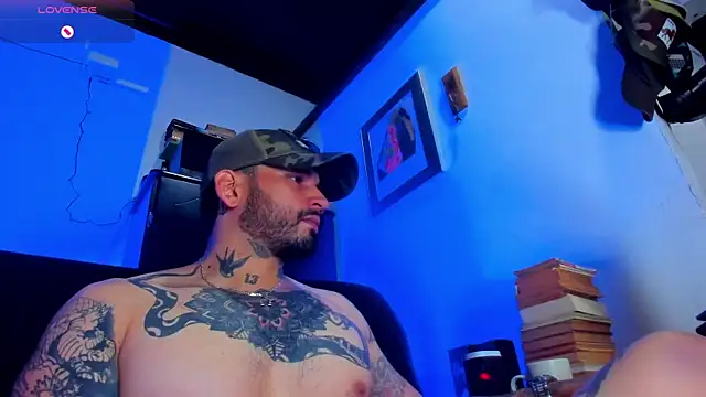 Snapshot of CamiloGray_ chatting on February 18, 1:22 pm CamiloGray online show from February 18, 1:22 pm