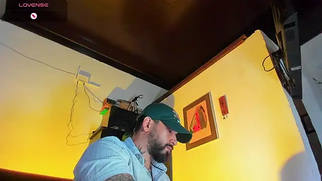 Snapshot of CamiloGray_ chatting on September 9, 2:16 pm CamiloGray online show from September 9, 2:16 pm