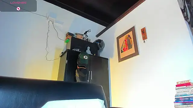 Snapshot of CamiloGray_ chatting on September 16, 3:46 pm CamiloGray online show from September 16, 3:46 pm