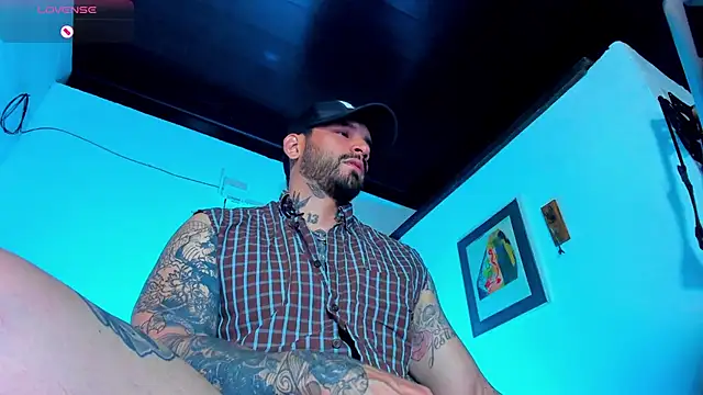 Snapshot of CamiloGray_ chatting on December 20, 1:33 pm CamiloGray online show from December 20, 1:33 pm