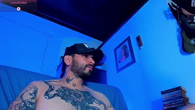 Snapshot of CamiloGray_ chatting on January 20, 1:53 pm CamiloGray online show from January 20, 1:53 pm