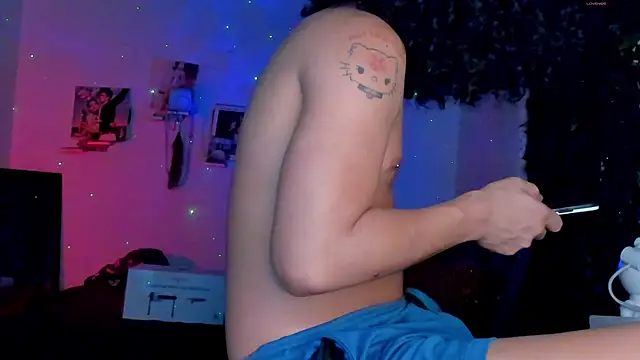Snapshot of sweetvond_ chatting on September 27, 2:42 am sweetvond online show from September 27, 2:42 am