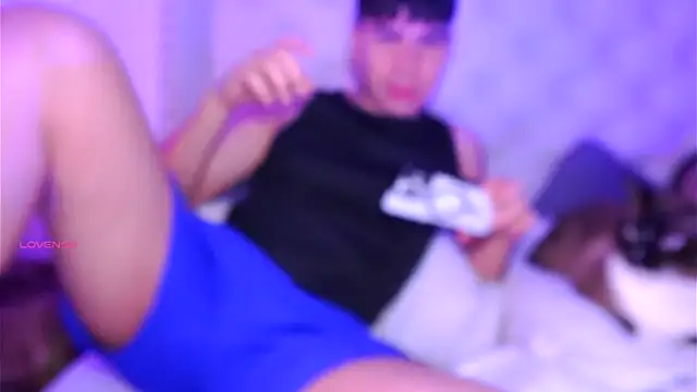 juanes chris online show from December 2, 2:14 am