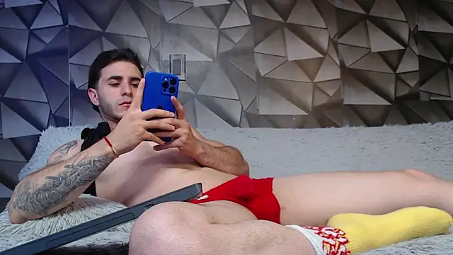 Snapshot of Latino_stud4u chatting on January 26, 12:58 am Latino stud4u online show from January 26, 12:58 am