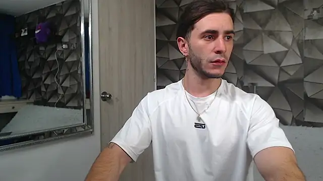 Latino stud4u online show from January 8, 11:43 pm