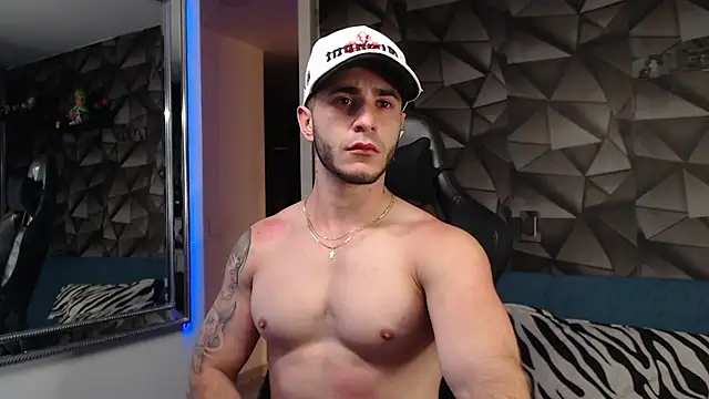 Snapshot of Latino_stud4u chatting on September 24, 12:43 am Latino stud4u online show from September 24, 12:43 am
