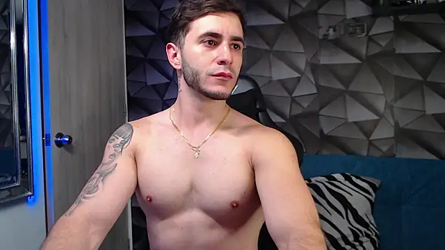Snapshot of Latino_stud4u chatting on October 3, 11:21 pm Latino stud4u online show from October 3, 11:21 pm