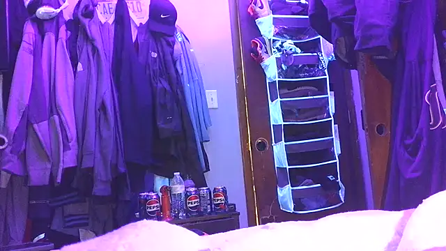 Cloudd Kingg Iceyyy online show from April 21, 2:01 pm