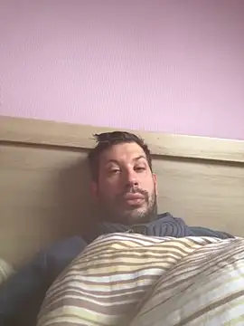 Taxidriver1988 online show from December 18, 9:27 am