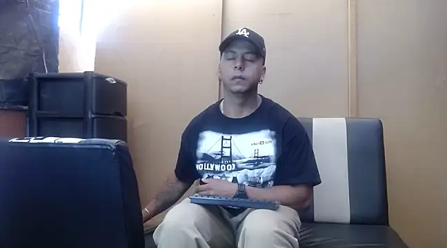 Snapshot of Black_hot266 chatting on December 13, 1:55 pm Black hot266 online show from December 13, 1:55 pm