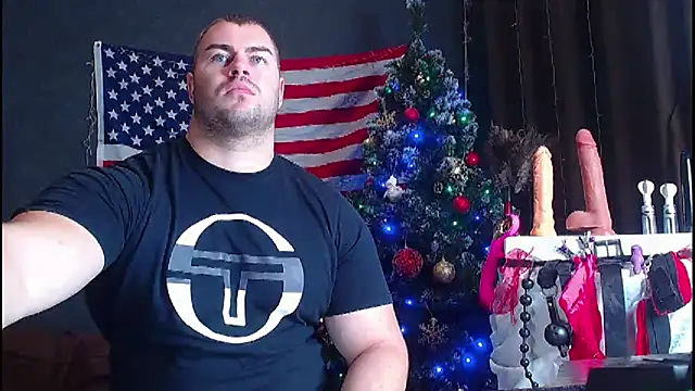 Snapshot of muscularjohnforuX chatting on December 2, 3:45 pm muscularjohnforuX online show from December 2, 3:45 pm