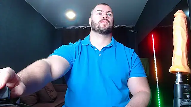 Snapshot of muscularjohnforuX chatting on March 8, 9:46 am muscularjohnforuX online show from March 8, 9:46 am