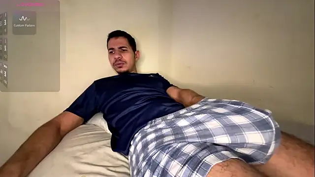 Snapshot of steven_clain chatting on October 23, 6:55 pm steven clain online show from October 23, 6:55 pm