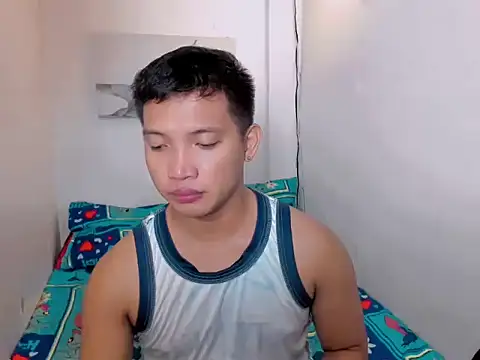 Snapshot of xSebastian19 chatting on October 16, 4:15 pm xSebastian19 online show from October 16, 4:15 pm