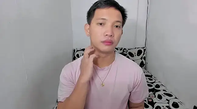 Snapshot of xSebastian19 chatting on January 8, 9:55 pm xSebastian19 online show from January 8, 9:55 pm