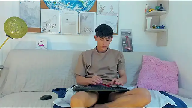 logan thomas online show from April 26, 7:43 pm
