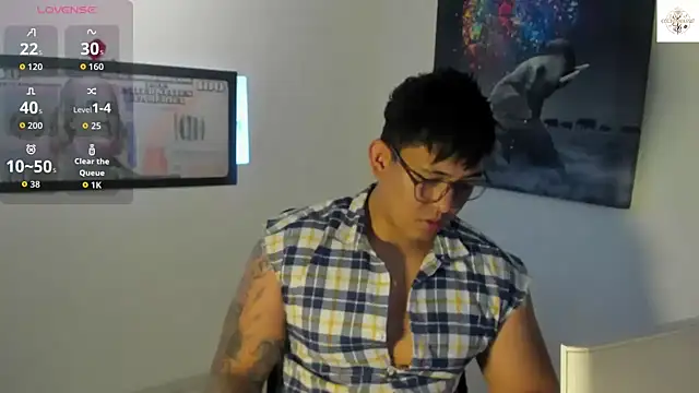 Snapshot of Colton_Massif chatting on October 27, 9:50 pm Colton Massif online show from October 27, 9:50 pm