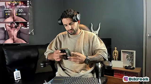Snapshot of Davevilboy chatting on February 18, 11:11 am Davevilboy online show from February 18, 11:11 am